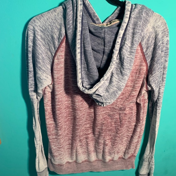 Distressed Billabong T-Shirt Material Hoodie - Picture 2 of 3